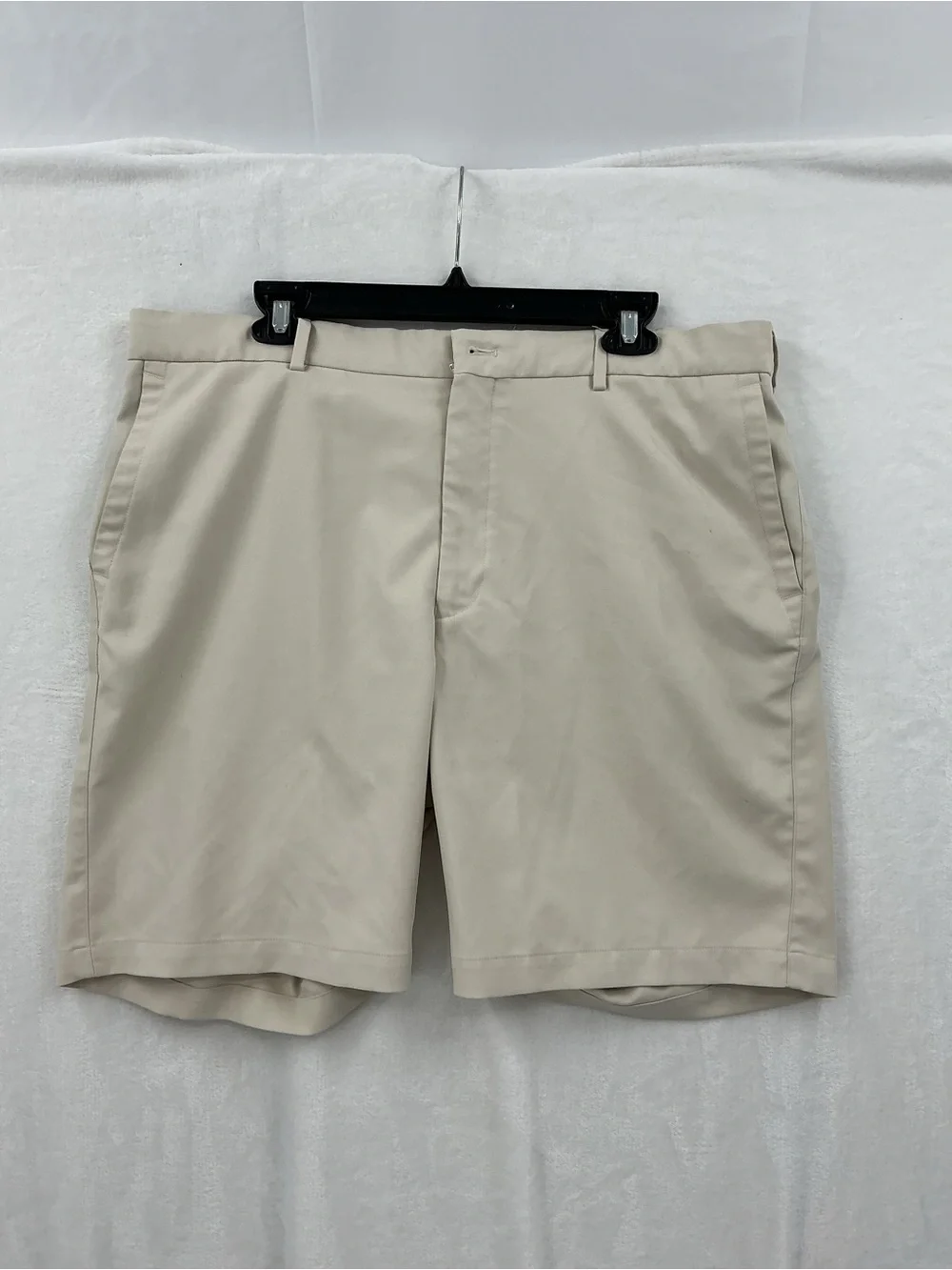 Peter Millar Men's Khaki Flat-Front Chino Shorts 1136